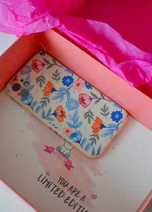 Дуже гарний квітковий чохол на iphone 11