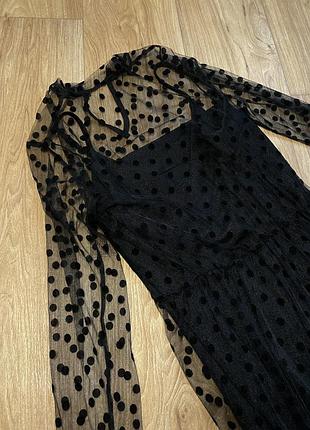 Чорне фатинове плаття