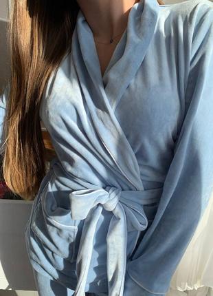 Велюрова піжама на запах тепла блакитна3 фото