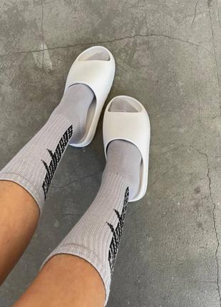 Тапочки adidas yeezy slide white3 фото