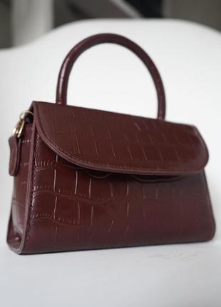 Сумка з тисненням шоколадного кольору