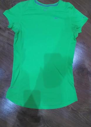 Nike яскрава неонова футболка спортивна2 фото