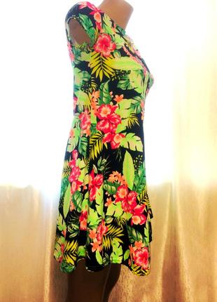 Летнее платье с цветочным принтом  (великобритания)2 фото