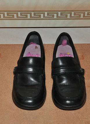 Стильные фирменные лоферы clarks 2