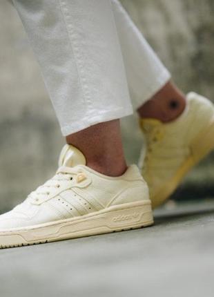 Кроссовки adidas originals rivalry low ee7067