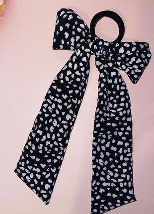 Твіллі чорно-білого кольору резинка з бантом