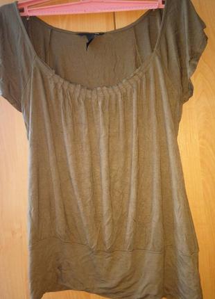 Приємна футболка