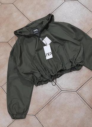 Zara курточка укорочена непромокаємий хакі зелений