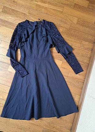 Темно-синє плаття з мереживом