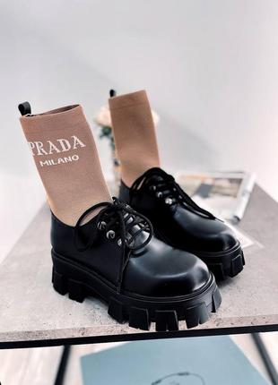 Женские ботинки в стиле prada
