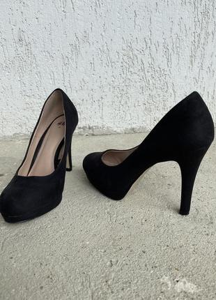 Чорні туфлі на каблуку h&m3 фото