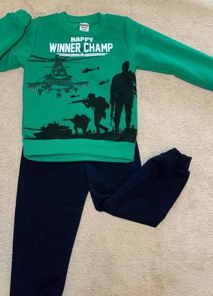 Спортивний костюм