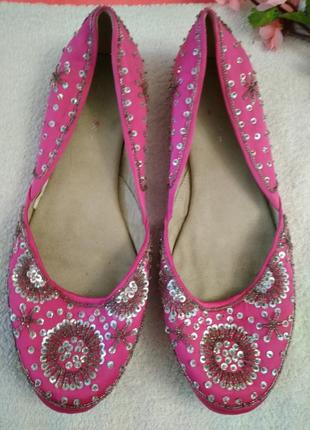 Туфлі тряпчані вишиті бісером.