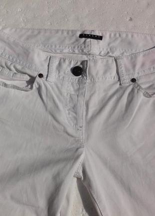 Sisley. итальянские белые джинсы. м и l размер. на высоких.1 фото