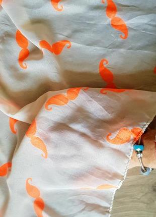 Клевый летний белый шарф палантин в ярко оранжевые "усы"2 фото