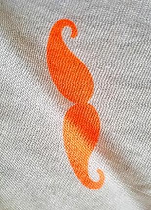 Клевый летний белый шарф палантин в ярко оранжевые "усы"3 фото