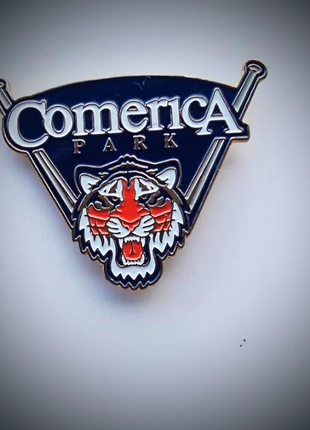 Брошь пин comerica park коллекционная спортивная