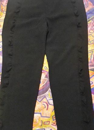 Нарядні брюки zara з рюшами спереду