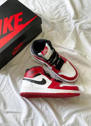 Кросівки nike air jordan retro high red/white