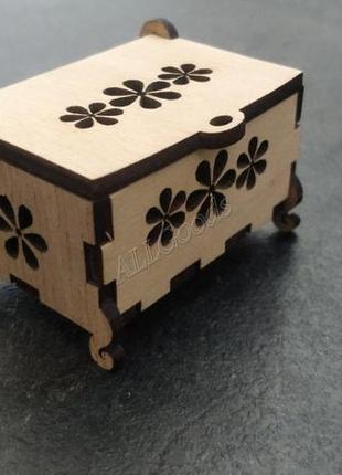 Скринька маленька дерев'яна з фанери