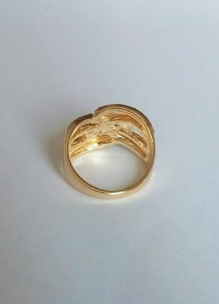 Роскошное кольцо  с цирконами большого размера7 фото