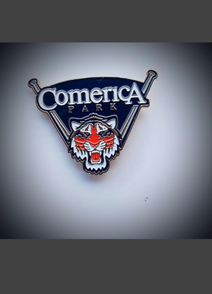 Брошка пін comerica park розмір