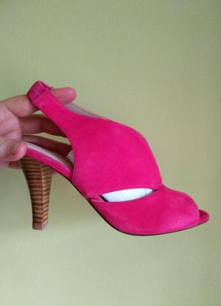 Босоніжки 36 і 38 розмір бренд minelli