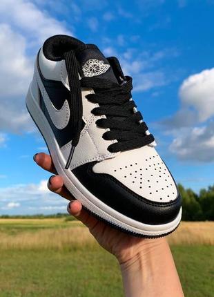 Nike air jordan low white/black