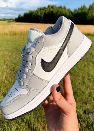 Nike air jordan low gray