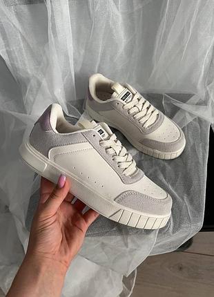 Кросівки осінь