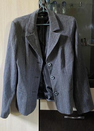 Приталений піджак