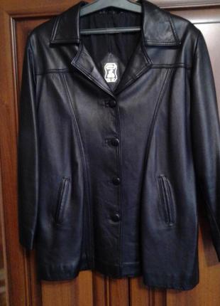 Куртка, піджак з натуральної шкіри.