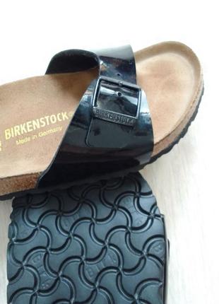 Birkenstock натур. шкіряні лакові шльопанці сандалі7 фото