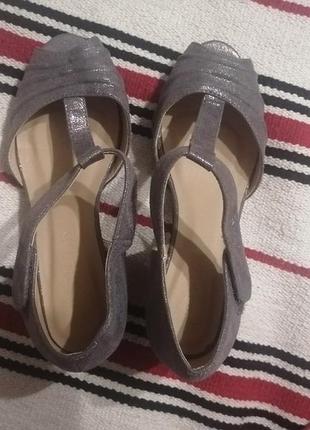 Жіночі туфлі, сірі сріблясті танцювальні туфлі 37.5-38 р.8 фото