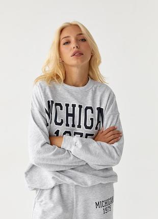 Женский спортивный костюм с принтом michigan - светло-серый цвет, s (есть размеры)3 фото