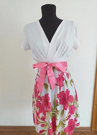 Плаття біле в квіти