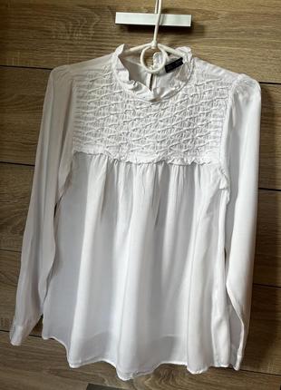 Белоснежная блуза от zara с жемчугом , белая блузка ( вискоза )1 фото