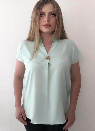 Стильная блуза-рубашка с имитацией запаха мятного цвета