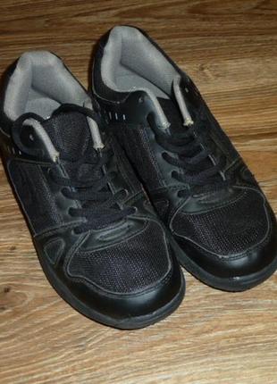&f новые ботинки , кроссовки, р 40 uk 6,5 стелька 26 см
