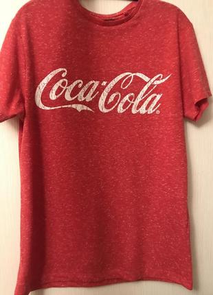 Фирменная футболка coca cola