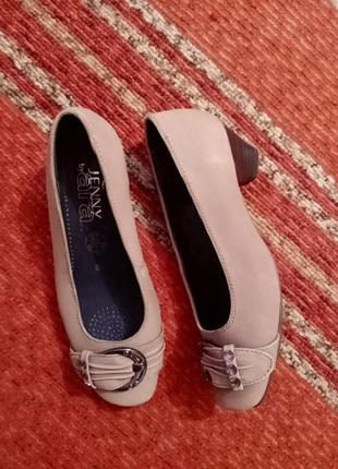 Комфортні шкіряні туфлі