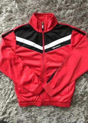 Спортивна вітровка