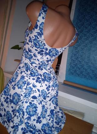 Сукня в квітковий принт.2 фото
