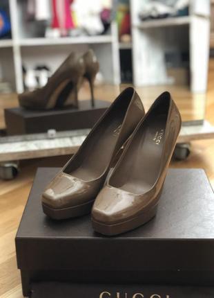 Туфлі gucci taupe vitello vernice w/box pumps1 фото