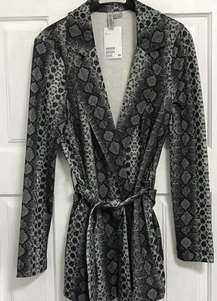Пиджак с поясом от hm (новый)