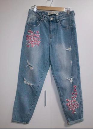 Джинсы с вышивкой denim co