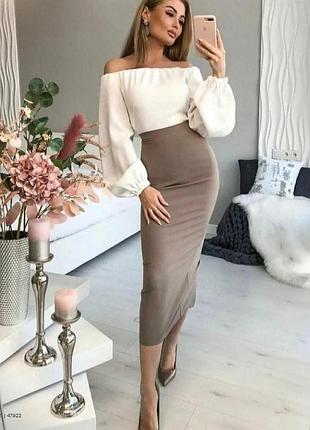 Гарний класичний костюм