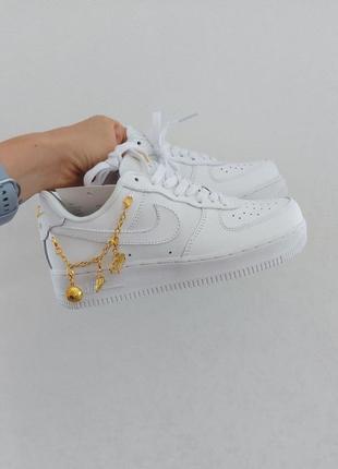 Жіночі кросівки nike air force 1 low "gold chain" / женские кроссовки nike air jordan 1 белые золотая цепочка