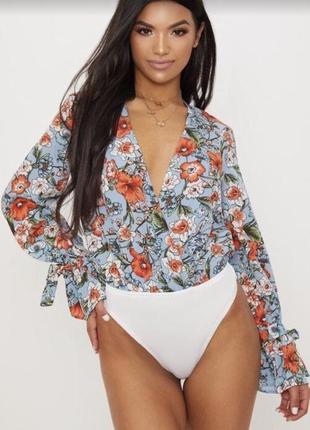 Prettylittlething plt боди цветочный принт пуфы вырез v образный глубокое декольте секси на завязках рукава слитная кофта