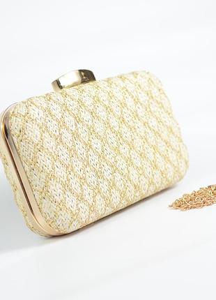Бежевая вечерняя сумка клатч бокс на цепочке блестящая маленькая мини сумочка выпускная с золотом3 фото